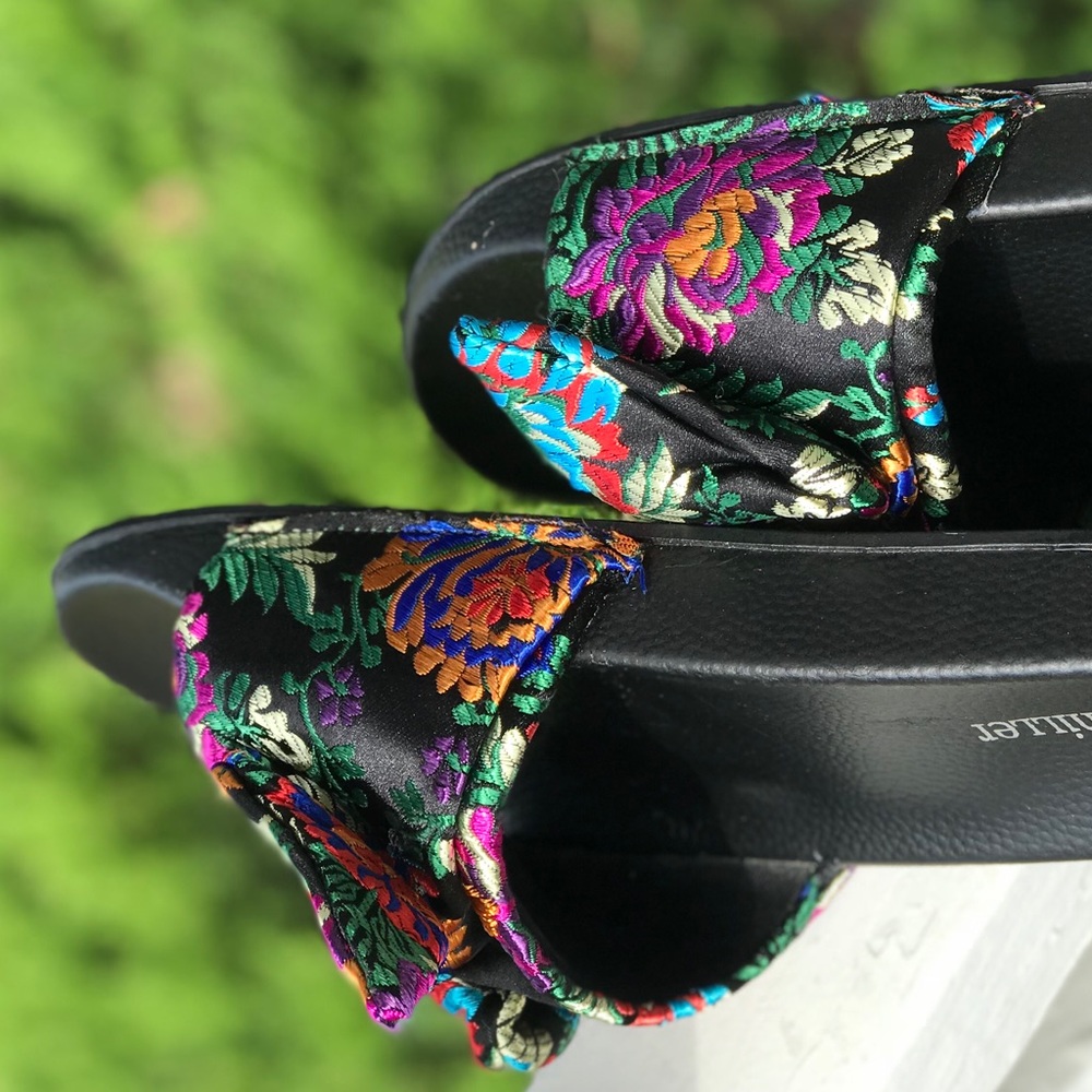 Jacquard Multi Color Gorgeous Black Satin Slides - Picture 8 of 8
